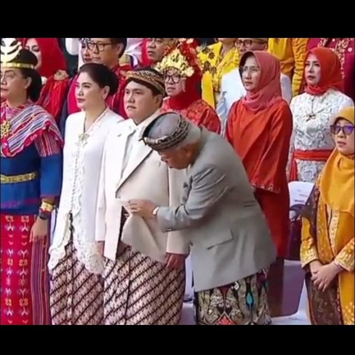 tanyakanrl's tweet image. 💚 Ku menunggu Pak Bas core di upacara 17an tahun ini wkwk