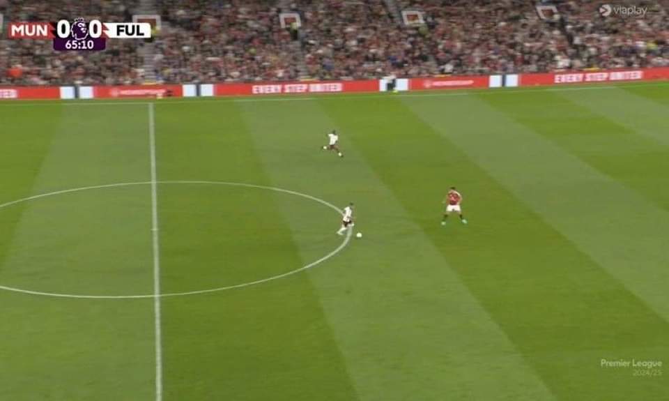 TheClubPark's tweet photo. Lord Harry Maguire stopped this attack. 👏🏻 https://t.co/3ZEzWNXzCn