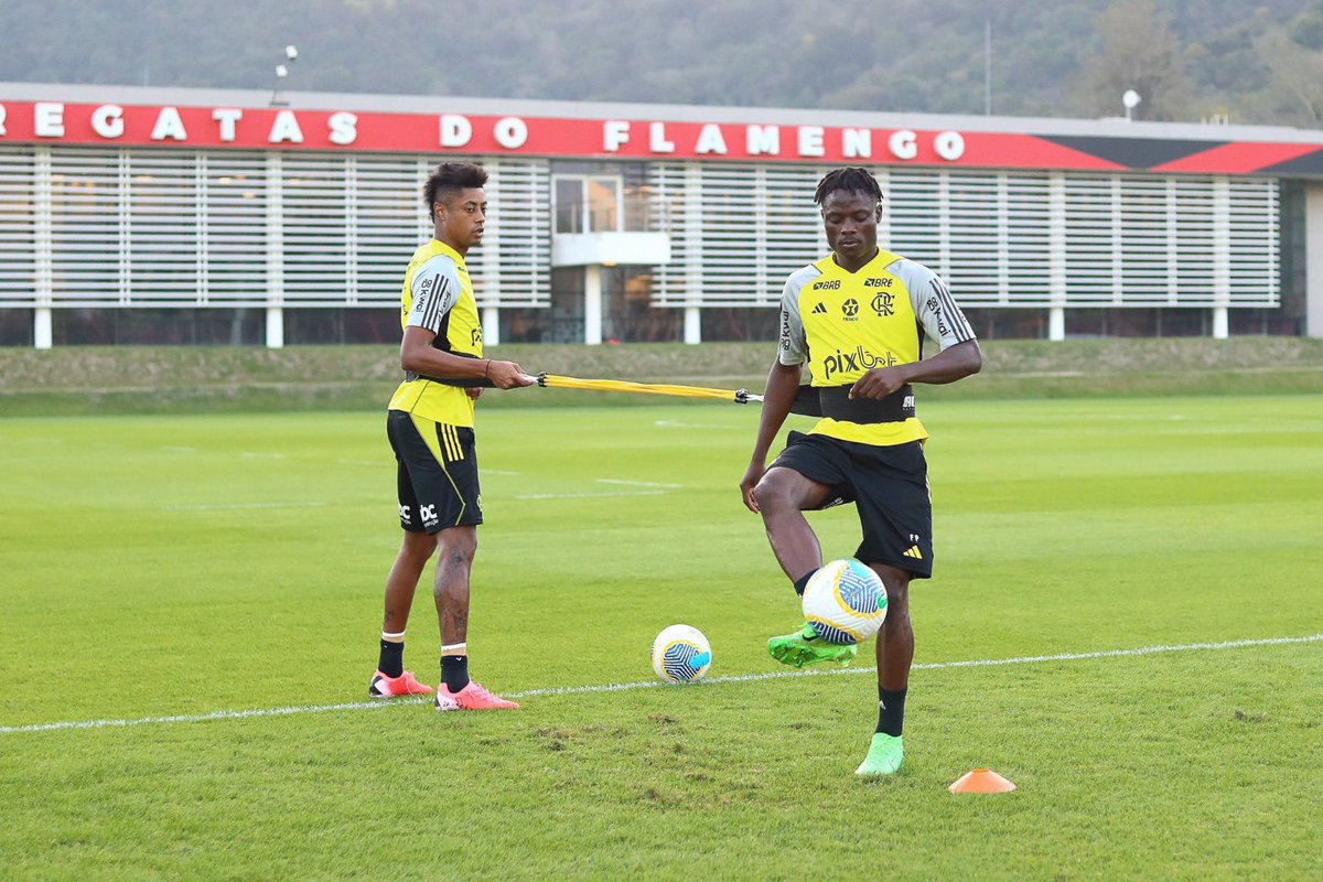 📊 [ENQUETE]: Gostaria de ver essa dupla em campo no domingo? #colunadofla

RT - 👍🏾
CURTIDA - 👎🏾