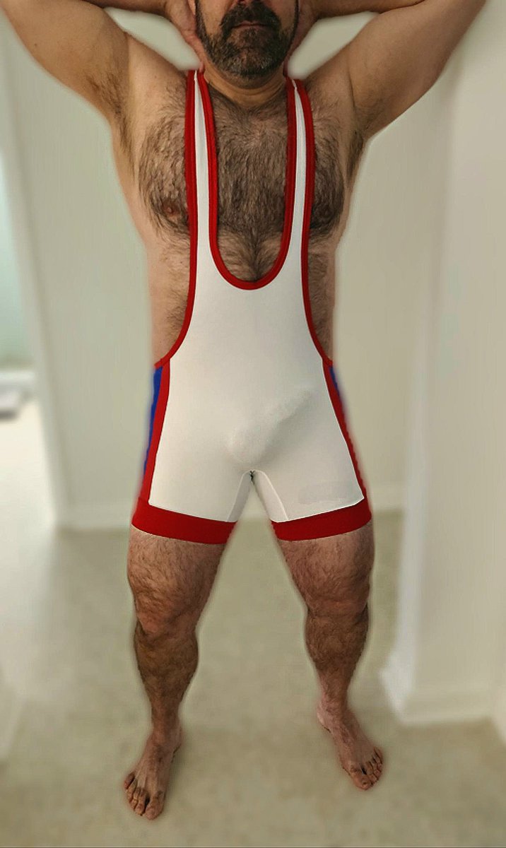 MidnightBear40's tweet photo. @fxllxpxxx Like what you see? There's plenty more where this came from. Follow me and get exclusive access to the strength and confidence you crave. https://t.co/kXjc7G6kZ3 #BearPride #UnfilteredDesire #MasculineEnergy https://t.co/FJSxpbpiku