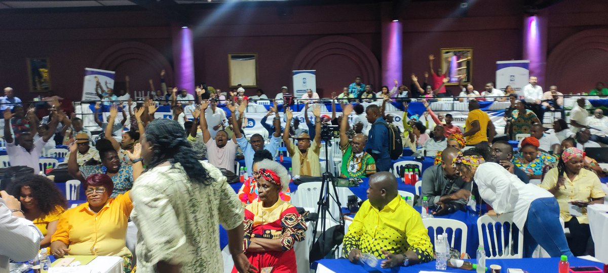 DiegoCarreroB's tweet photo. ¡Lo hemos logrado! Luego de una deuda histórica, el #GobiernoDelCambio logra protocolizar la política de #CatastroMultipropósito para los territorios de las comunidades negras afrocolombianas, raizales y palenqueras en Colombia. Un paso más hacia la paz, la reforma agraria y el desarrollo territorial.