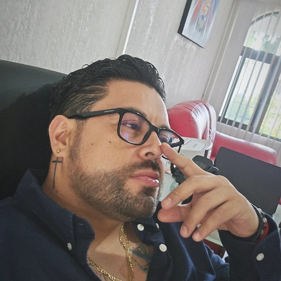 oscargc87's tweet photo. #NuevaFotoDePerfil https://t.co/WmbNkyulUk