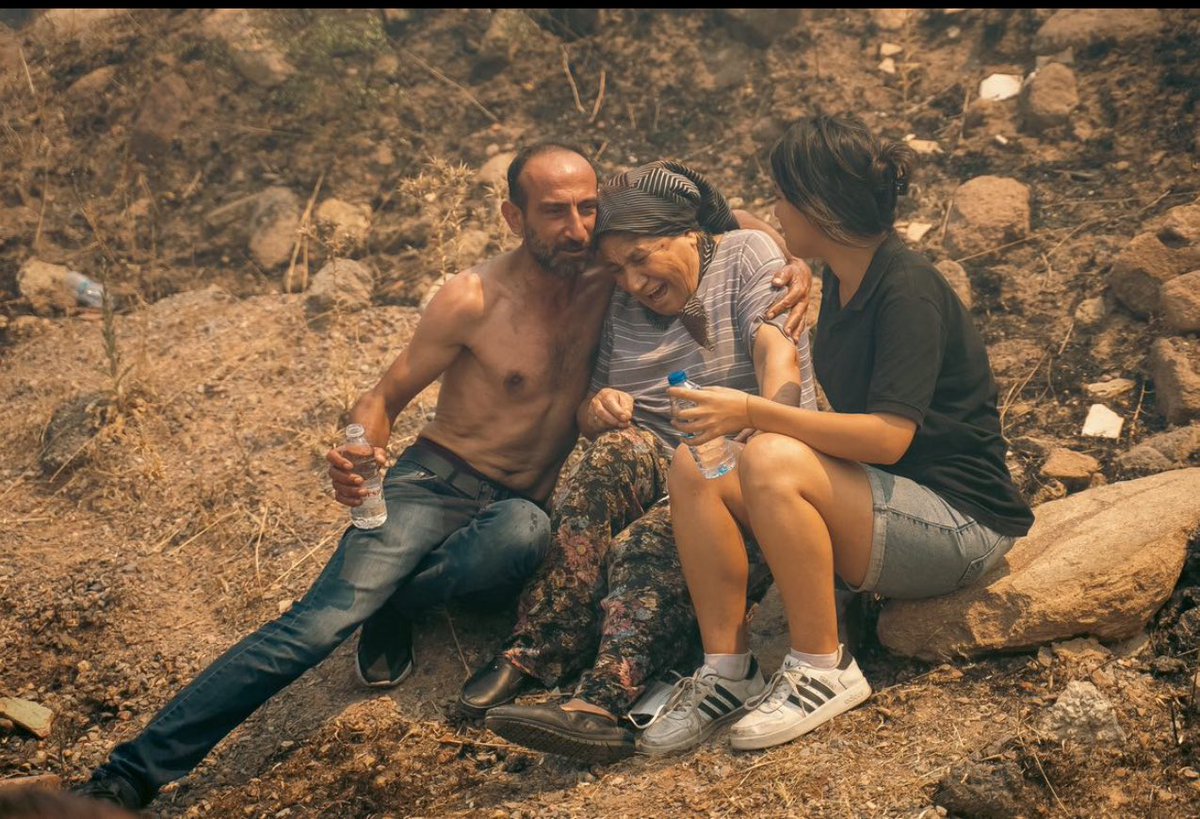 Ah güzel ülkem! İçim parçalanıyor sahipsiz olduğunu gördükçe! Allah yardımcıları olsun. 😓🙏 

#globalcallforTurkey #izmirdeyangınvar #turkiyeyanıyor