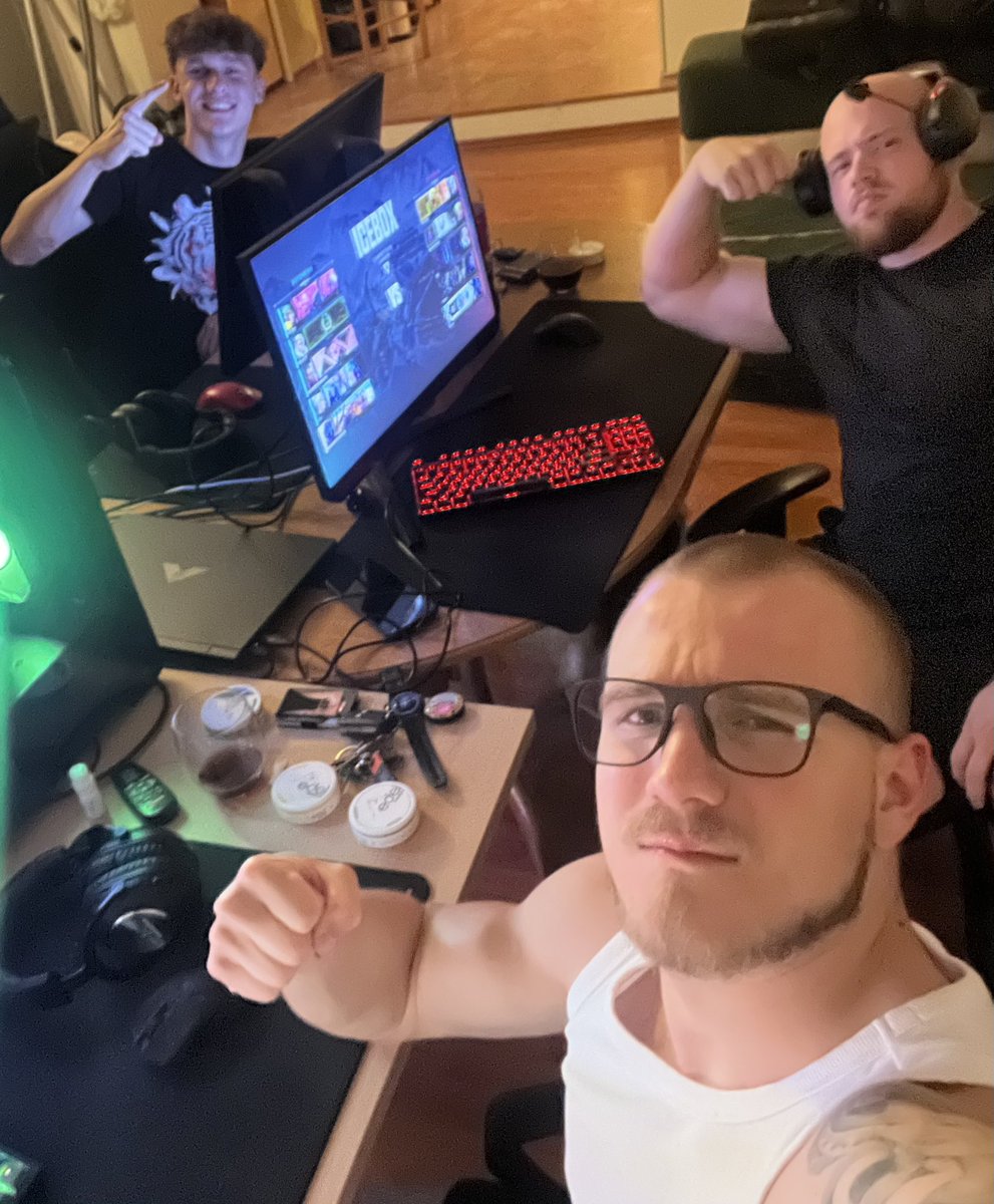 n3pa_'s tweet photo. @eatkrompir @anabolicsymbolic @snutekesports https://t.co/py5Gi9263X