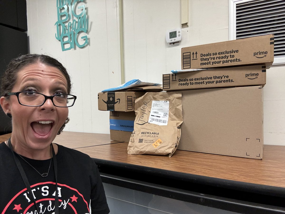 mrstaylor_fce's tweet image. I found a wonderful surprise in the front office today. A huge thank you to my supportive GT families for donating items on my wish list! @HumbleISD_FCE #FCExtend