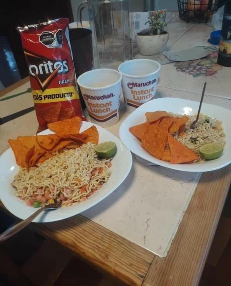 jpreyes100's tweet photo. @ramiroots @NinoHagen666 Noche romántica en mi bello Chaka Kristy preparando el baby shower No. 6364862563 y el cumple en la rampa de avejaruco barrio bravo https://t.co/QPMhWzBqtF
