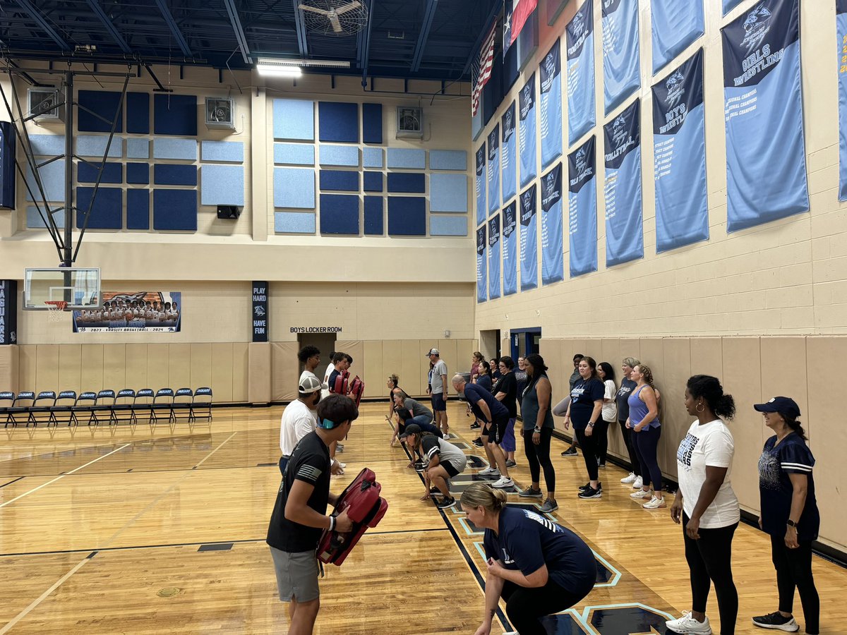 CTJFootball's tweet photo. What an empowering evening with our Jag 🐆💨🔥Moms! They embraced our commUNITY at our annual football🏈 clinic! They are ready to take the #NextStep24 this season! #JaguarPride @CTJohnsonHigh @JPApride @NeisdAthletics @NEISD https://t.co/6jUqUl1r9h