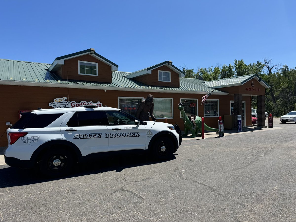 NEStatePatrol's tweet photo. Stopped by Ozzie’s on I-80 during the #NSPSummer Tour!
📍Sutherland - Lincoln County
#PatrolTheGoodLife https://t.co/xxSIVIfjRK