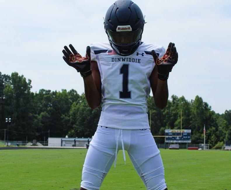 GeneralsFootbal's tweet photo. Congrats to our 2024 team captains 54 Kenneth Bland, 4 Mickiel Johnson, 6 Harry Dalton III, and 1 Zion Boisseau. #NavyNation #FaceEm https://t.co/E2gunWW7WM