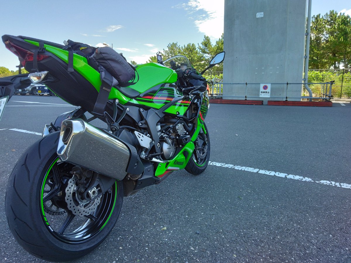 N400Tk's tweet photo. 少し涼む🎐
#Kawasaki #Ninja400 #zx6r #リターンライダー https://t.co/xDxcYTehWy