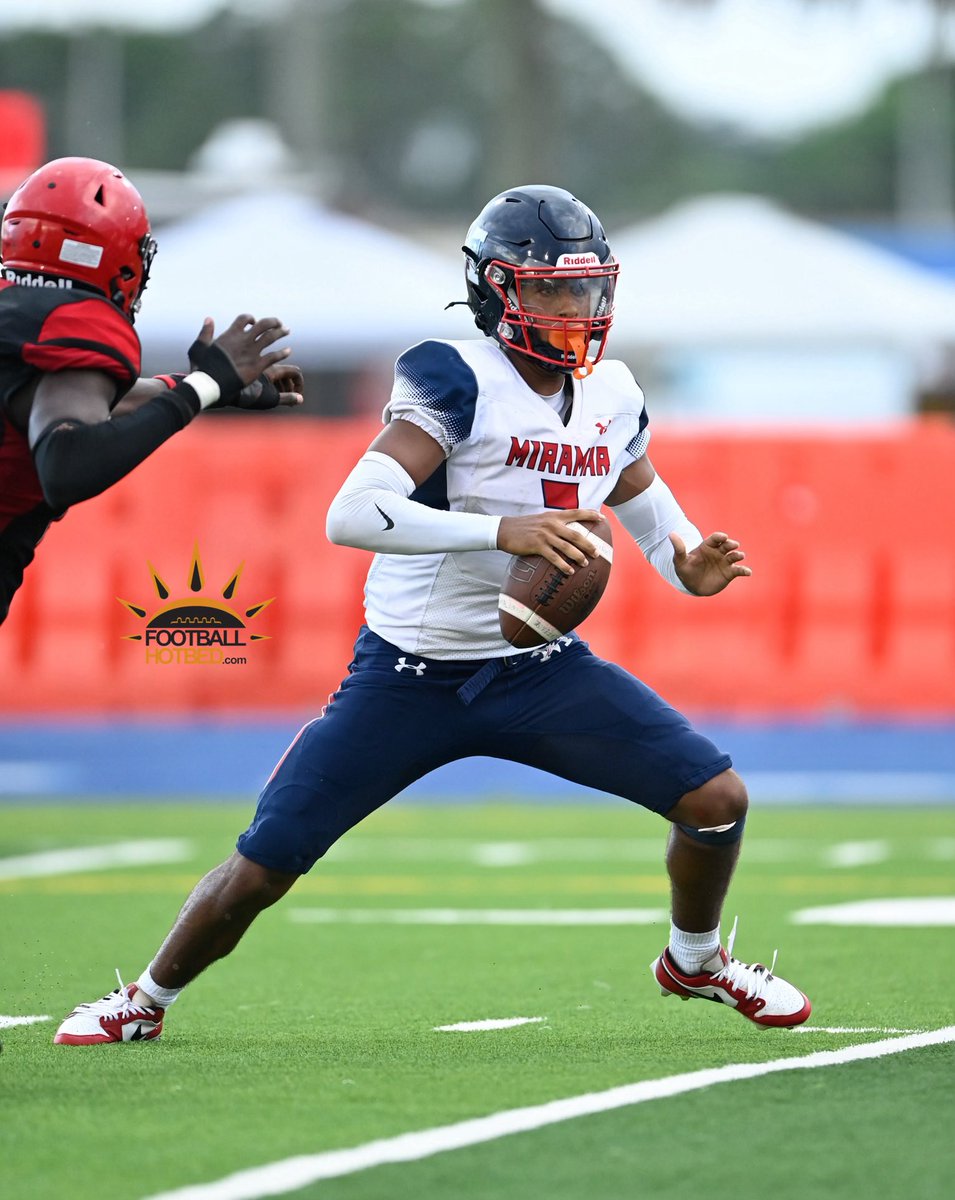 FootballHotbed's tweet image. OT THRILLER! Congratulations to Miramar High @MiramarFootball 36-28 OT winners of the first annual Miami Super Showdown. #hotbedworld #TAI #LBS @ThePortal305