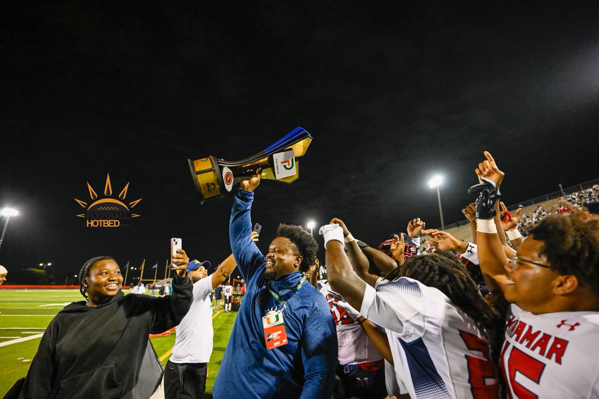 FootballHotbed's tweet image. OT THRILLER! Congratulations to Miramar High @MiramarFootball 36-28 OT winners of the first annual Miami Super Showdown. #hotbedworld #TAI #LBS @ThePortal305