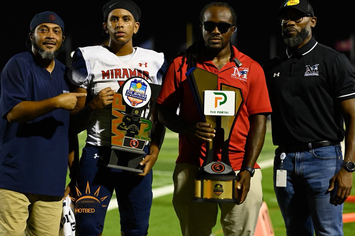 FootballHotbed's tweet image. OT THRILLER! Congratulations to Miramar High @MiramarFootball 36-28 OT winners of the first annual Miami Super Showdown. #hotbedworld #TAI #LBS @ThePortal305