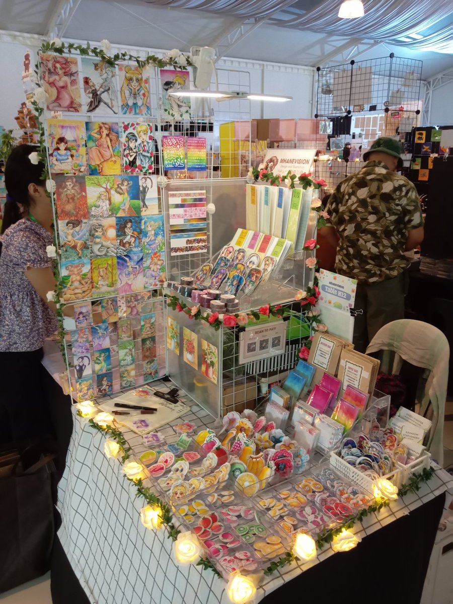 mhanevision's tweet photo. Wazzuupppp! I'm here at @PatronsOTArts Hayop at Halaman! See ya at table H12 ( just steps away from the entrance to the right) 🌻🌺 Kitakits 💖🌼🐶 https://t.co/G5V6rqJipe