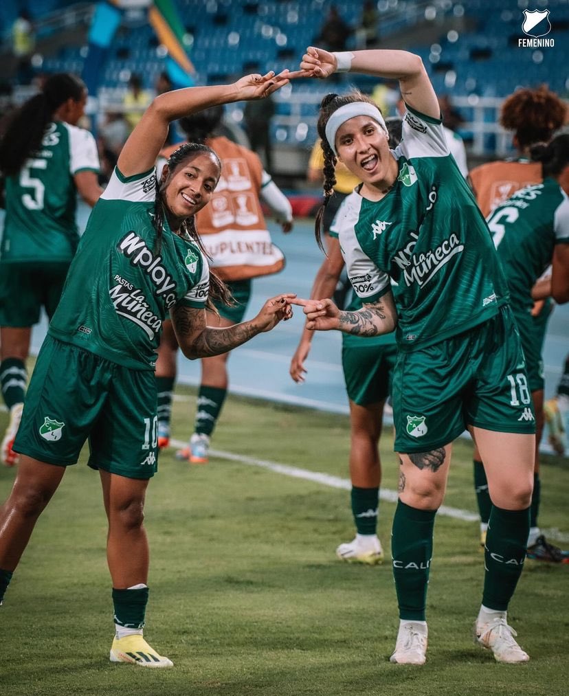 redazucarera's tweet photo. Hinchas del equipo, formadas en las divisiones inferiores.

Fueron campeonas en 2021, se fueron al fútbol de Brasil, volvieron y otra vez acarician la gloria.

Manuela Paví e Ingrid Guerra, en mis libros, ídolas del club. https://t.co/9vU9lW4mnz