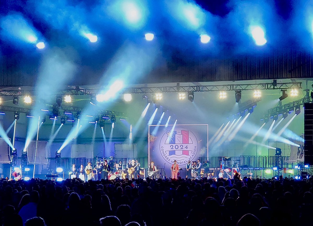 sbergeron's tweet photo. Fête nationale de l’#Acadie; une journée forte en émotions! Prenant part au #CMA2024, j’ai participé, à l’instar de touTEs les AcadienNEs, à plusieurs activités festives; espace «l’Échange», tintamarre, grand spectacle de la Fête nationale… 🎉 ⭐️💙🤍❤️ 🥳 https://t.co/hJRzmUjf2r https://t.co/IIE0wrzM2Q