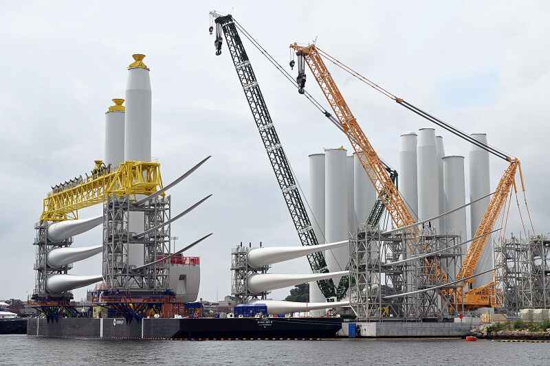 Revolution Wind delayed by a year. 
tinyurl.com/7k26dvh2