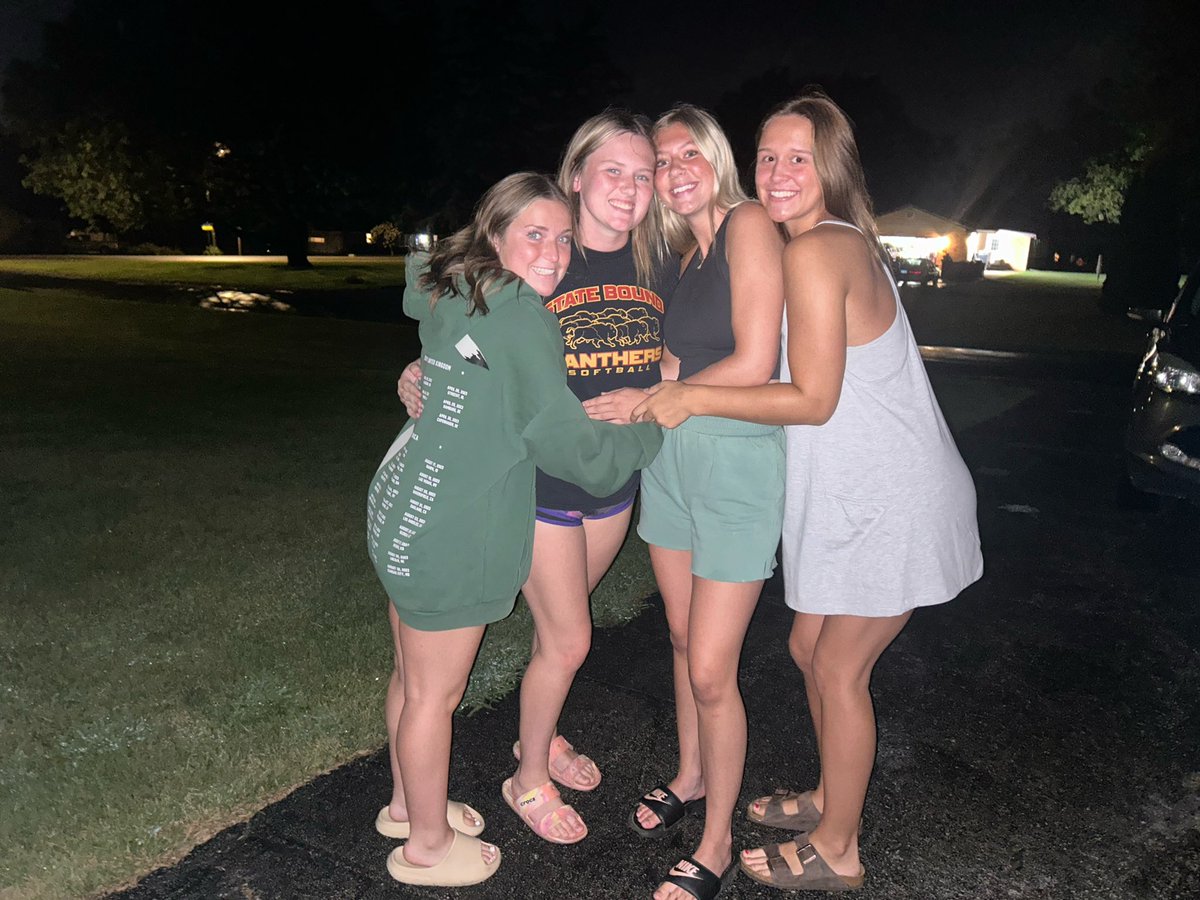 TereshaBossing2's tweet photo. Cars are loaded and weโre Lexington bound tomorrow!! ๐ ๐ฉถ #moveinweekend https://t.co/lnfdKrVDWb