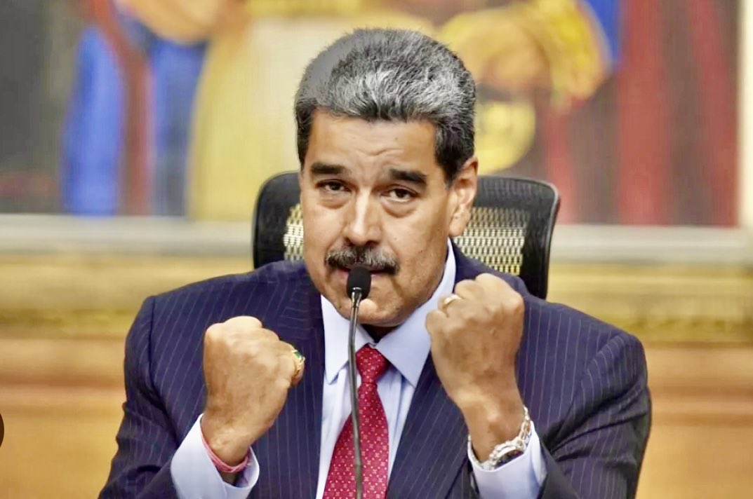 Jhonffonseca's tweet photo. Si usted tuviera la oportunidad de encontrarse de frente con el dictador Nicolás Maduro que le dirías en estos momentos? https://t.co/J9dX6RPfJ3