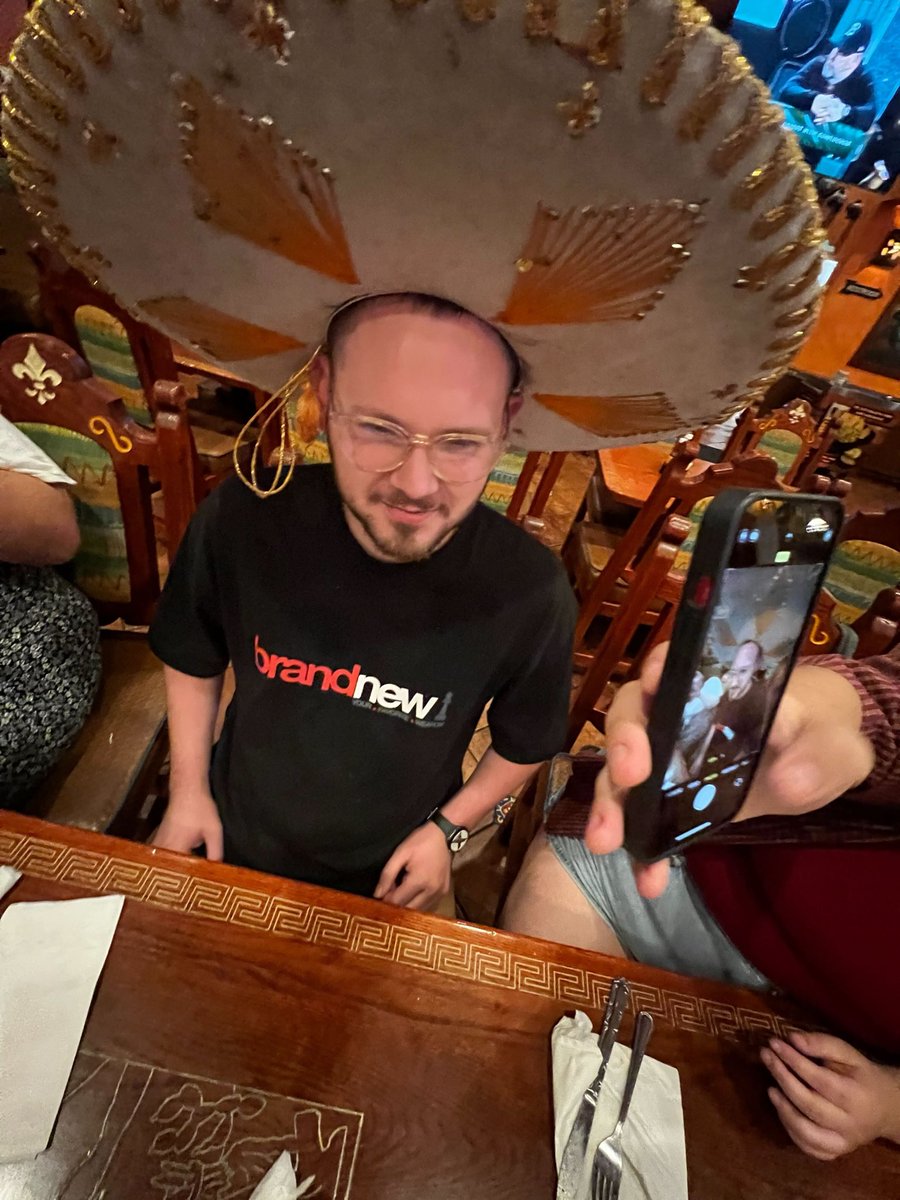 _vanh0's tweet image. 30th birthday very nice great success 👍