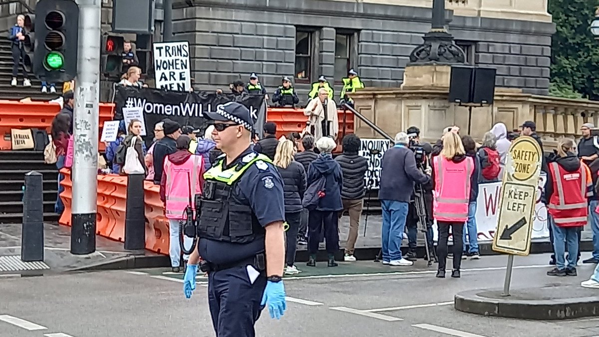 CJMurrumbeena's tweet photo. Bev McArthur, Liberal Party MLC, is addressing about 20 assorted cookers, neo-Nazis and RWNJs, fear mongering about transgender people, and about the care provided by the Royal Children's Hospital.
Utter disgrace. https://t.co/uiNfxNRgta