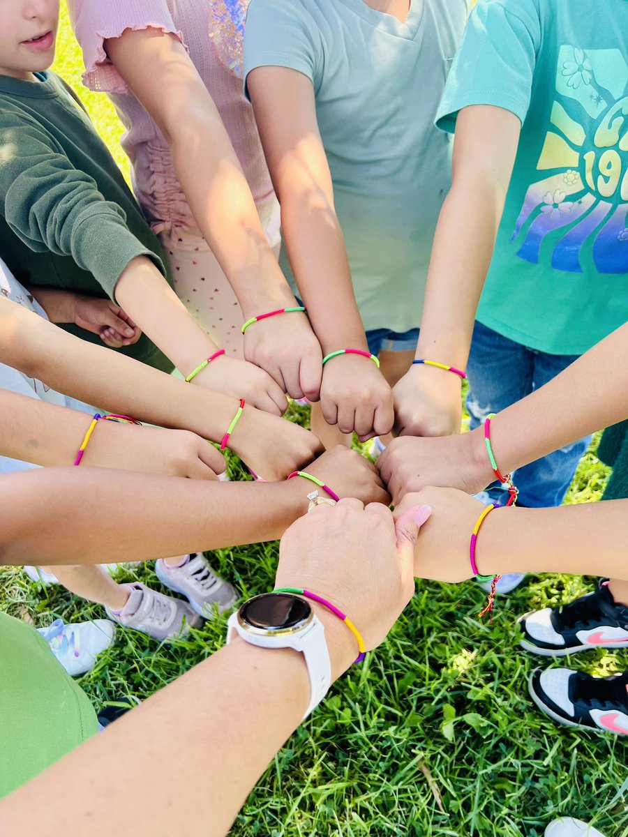 ArmstrongPUSD's tweet photo. Friendship Day at Armstrong!!  Our wonderful campus supervisors and custodian showing their spirit by wearing green! Our Eagles sporting their cool friendship bracelets!! Thank you PTA! What a great way to end the first week of school! 💚#friendshippower #proud2bepusd #eaglessoar https://t.co/Sazpdiad8w