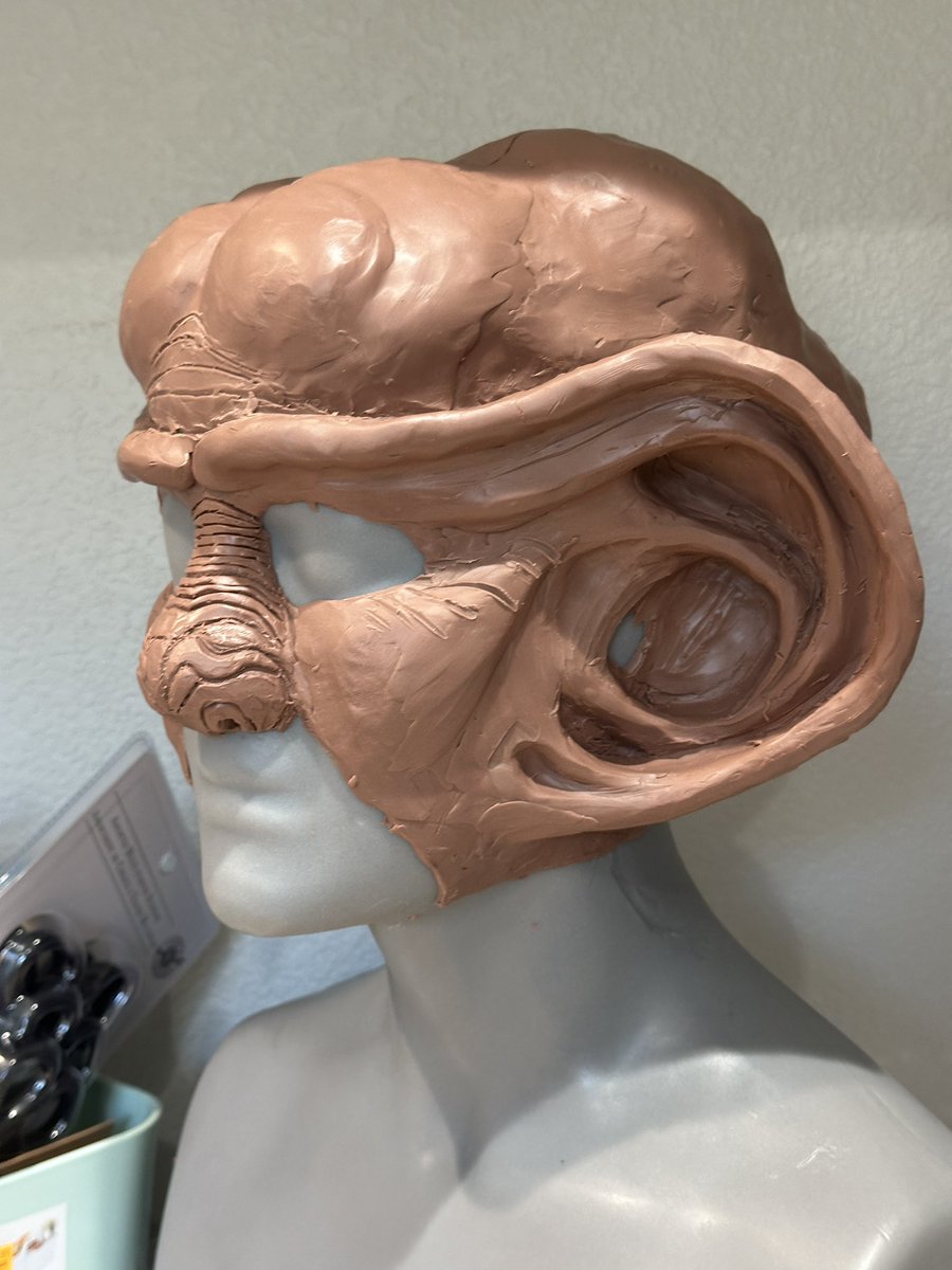 traceyssimmons's tweet photo. Continuing to sculpt my Ferengi head https://t.co/uzBLVmvZS6
