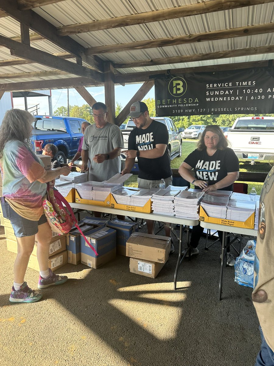 rsessesfrc's tweet photo. Another great Russell County Back to School Bash is in the books. We served 675 Russell County students! We can’t thank our community partners and churches enough for all of the support for our kids in Russell County. You all are the best! Now we are ready for school to start! 😀 https://t.co/YR2s0Ff9he