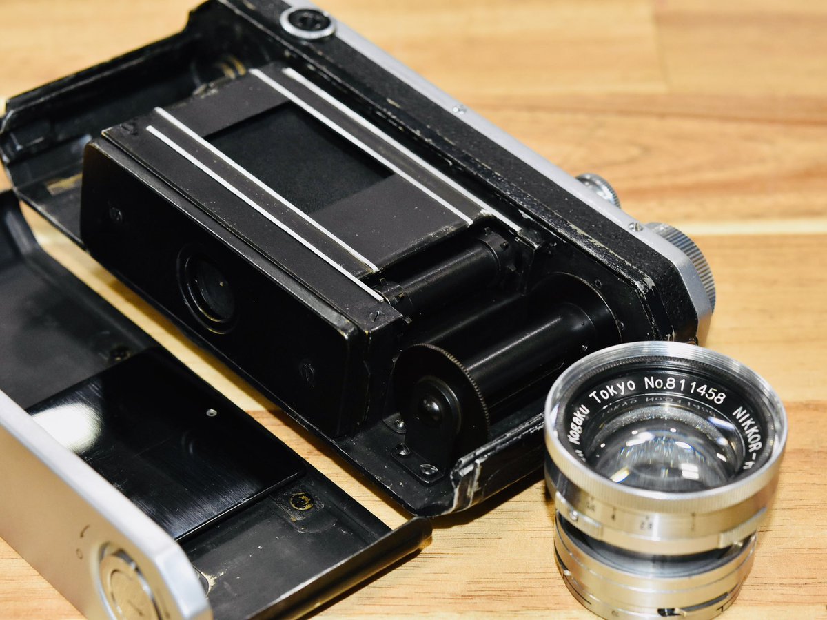 yucainfo's tweet photo. 本日かなり貴重なカメラをお預かりしました‼️
#NikonI型 NIKKOR-H·C 5cm F2 沈胴付(捨て番811)
言わずと知れたニコン1号機であり
このカメラからニコンの歴史が始まります
勿論 #MIOJ 刻印があり
ボディと裏蓋のシリアルナンバーは一致してます
こんな貴重なカメラがただいま3台あります(笑) https://t.co/uzMoJJbcyd