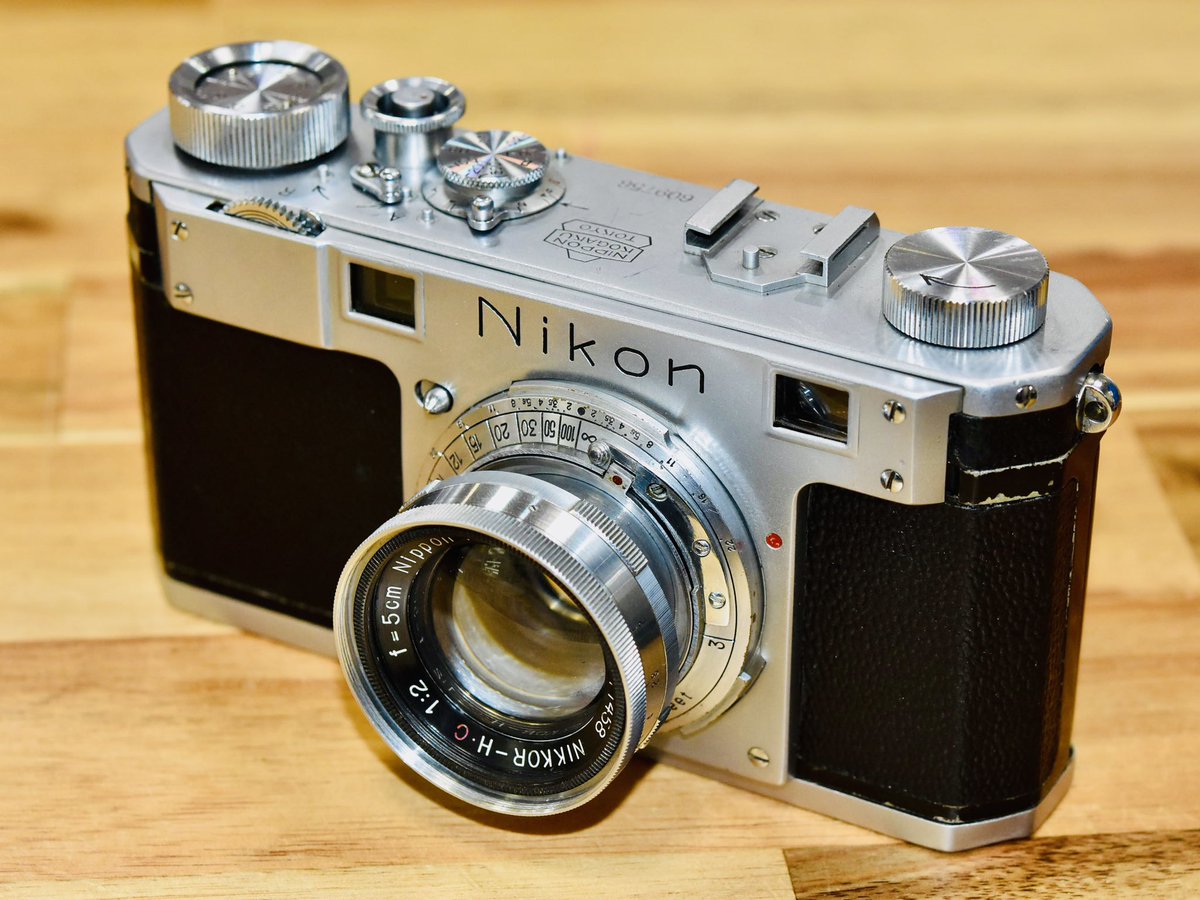 yucainfo's tweet photo. 本日かなり貴重なカメラをお預かりしました‼️
#NikonI型 NIKKOR-H·C 5cm F2 沈胴付(捨て番811)
言わずと知れたニコン1号機であり
このカメラからニコンの歴史が始まります
勿論 #MIOJ 刻印があり
ボディと裏蓋のシリアルナンバーは一致してます
こんな貴重なカメラがただいま3台あります(笑) https://t.co/uzMoJJbcyd