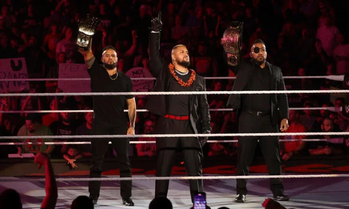 The Bloodline Destroys Roman Reigns Following Jacob Fatu Ambush on WWE SmackDown

Roman Reigns returned at SummerSlam, only to face swift retaliation from Solo Sikoa, Tama Tonga, and Jacob Fatu on WWE SmackDown. Sikoa and Tonga initiated the confrontation, with Sikoa challenging