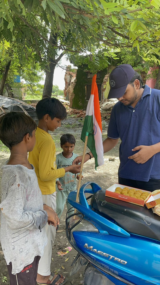 LiF_NGO's tweet photo. Celebrating Independence Day with the beautiful children 🇮🇳 

Together, we distributed joy and love with delicious laddoos. Let’s continue to inspire and empower the future of our nation. Happy Independence Day!

#IndependenceDay #LiF #NGO #Kids #LiFNGO #lifeinspiringfoundation https://t.co/NRorj88kCO
