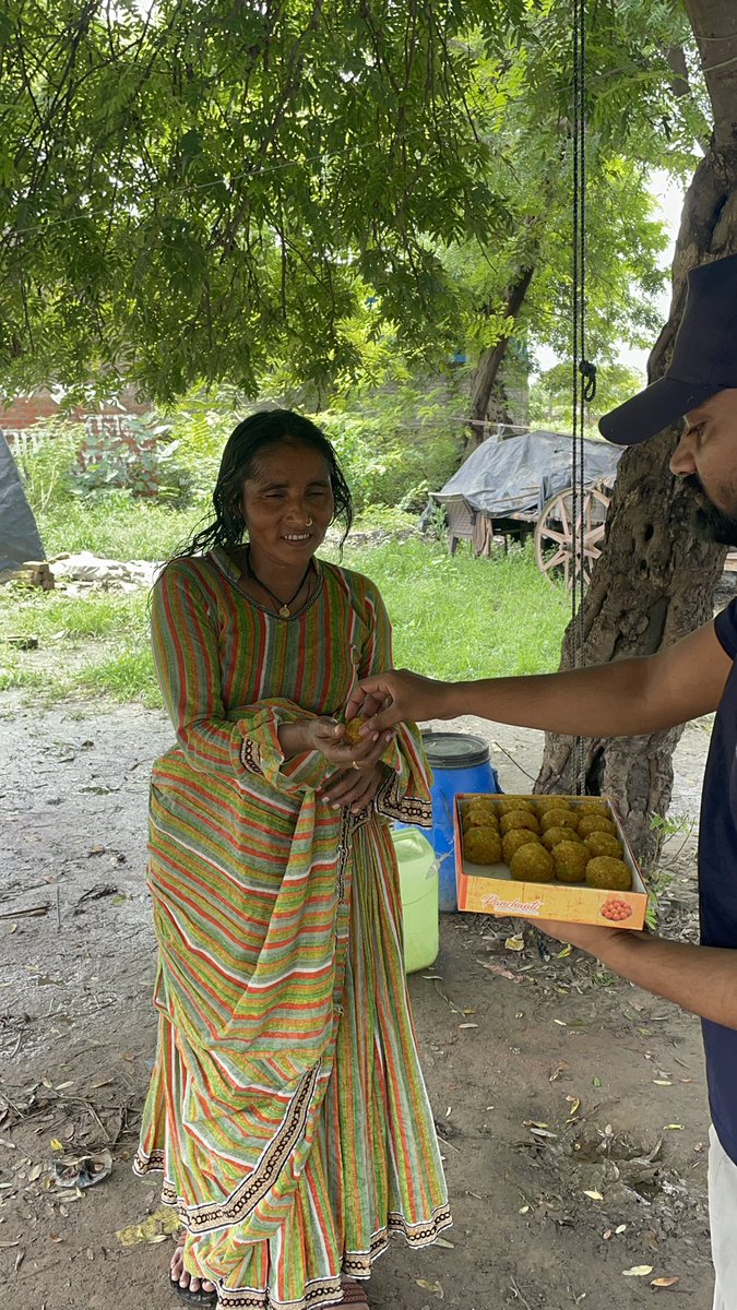 LiF_NGO's tweet photo. Celebrating Independence Day with the beautiful children 🇮🇳 

Together, we distributed joy and love with delicious laddoos. Let’s continue to inspire and empower the future of our nation. Happy Independence Day!

#IndependenceDay #LiF #NGO #Kids #LiFNGO #lifeinspiringfoundation https://t.co/NRorj88kCO