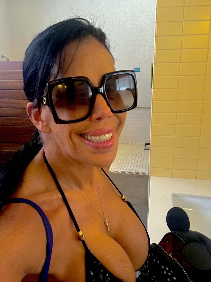 Spent the day at The Annenberg Community Pool w a really amazing friend Steve Erhardt. Amazing place I will return.