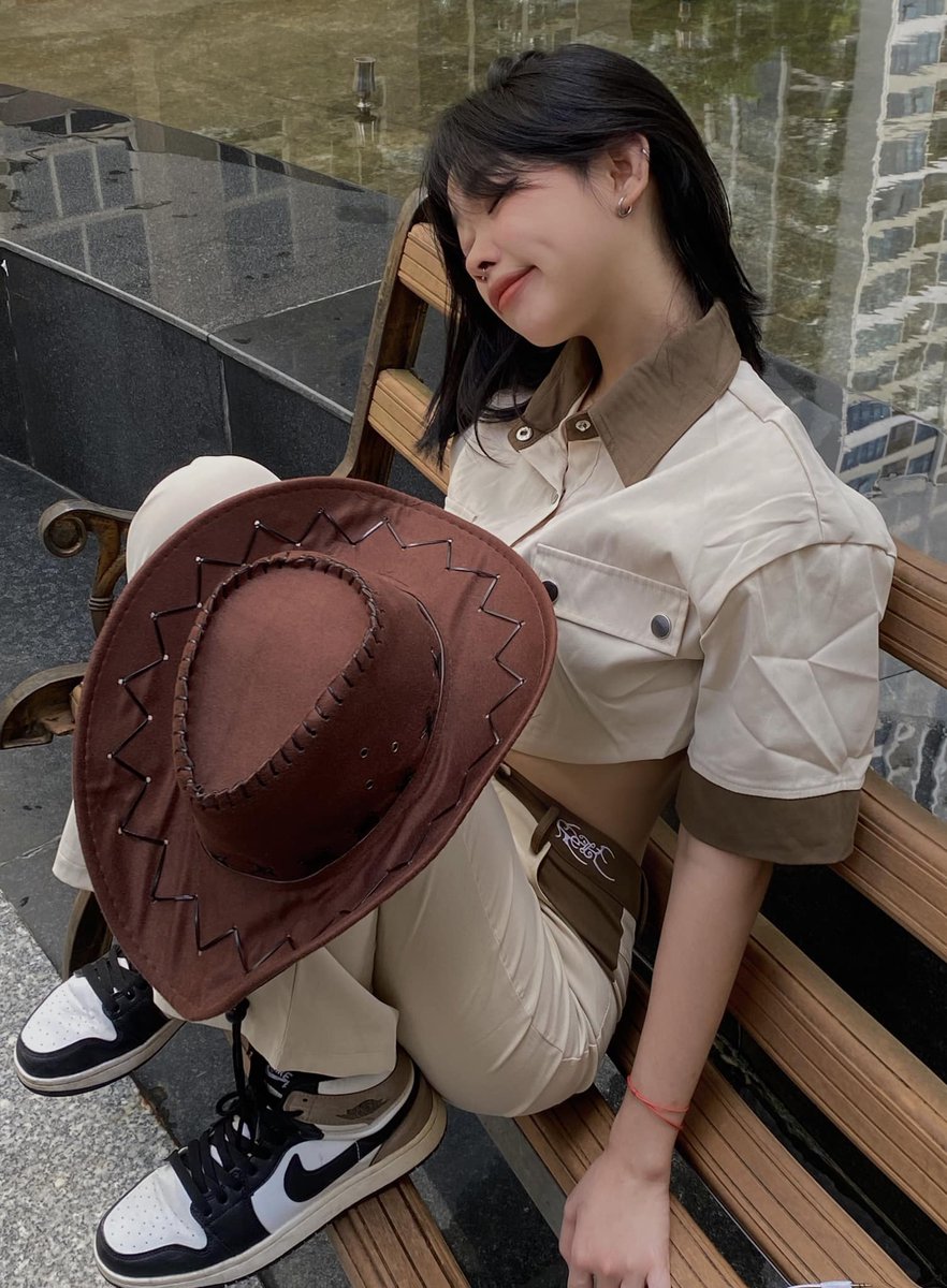 Corie Rappleyea Their unique vocalizations include roars, growls, and chuffing sounds.Corie Rappleyea