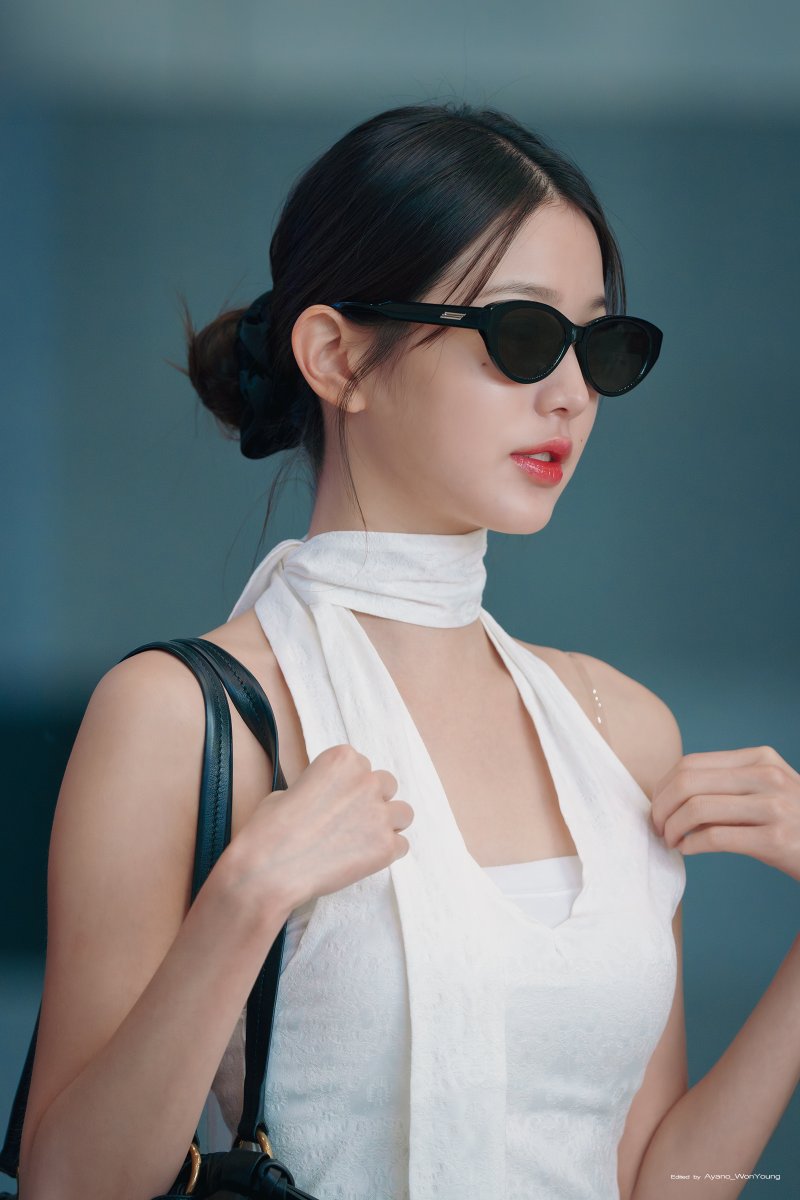 Ayano_WonYoung's tweet photo. 240816 Departure for SUMMER SONIC

EXPENSIVE BEAUTY

#IZONE #IVE #아이즈원 #아이브 #원영 #장원영 #ウォニョン #WONYOUNG #JANGWONYOUNG #갓기 https://t.co/8E9VUukhI6