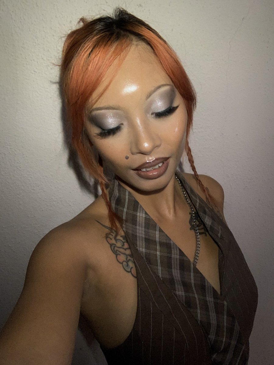 Pullin up, fresh face, brand new día 🖤

Makeup by me ✨ instagram.com/celestial_make…