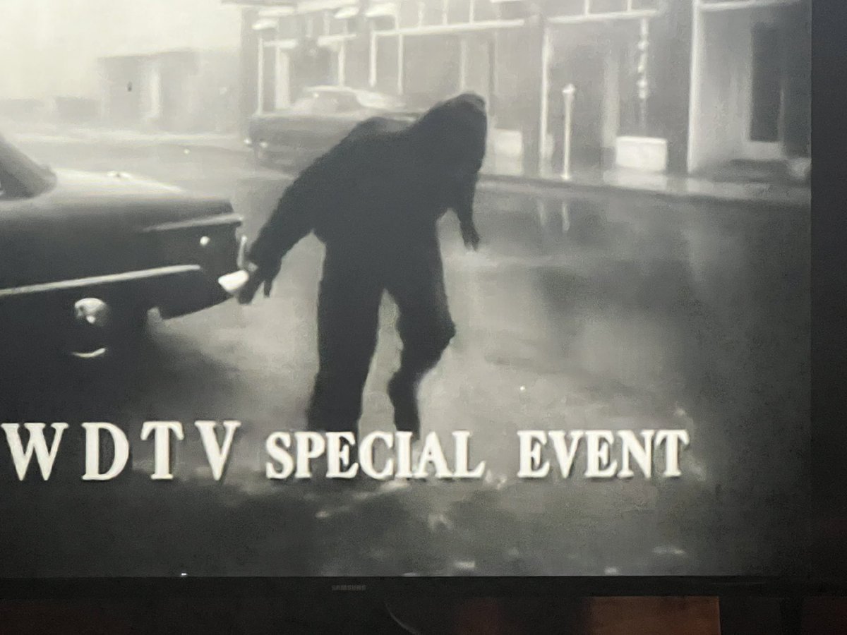 Condimentgrrl's tweet image. When you really need that drink  #BMovieManiacs #SheDemons