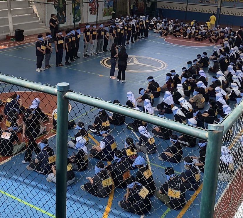 BEMPsikoUI's tweet photo. Ciee... udah pada kelar psaf 😉 drop your pics selama psaf, dong! Mimin mau liat 🤭 https://t.co/EiER8Ypdzp