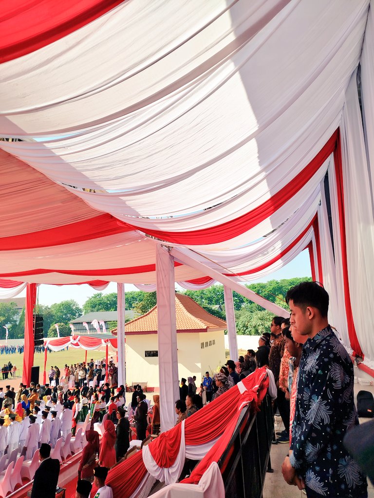 Aduh cakep nya pingin kenalan 🥺😭
#gaymojokerto #gaysurabaya #gaysidoarjo