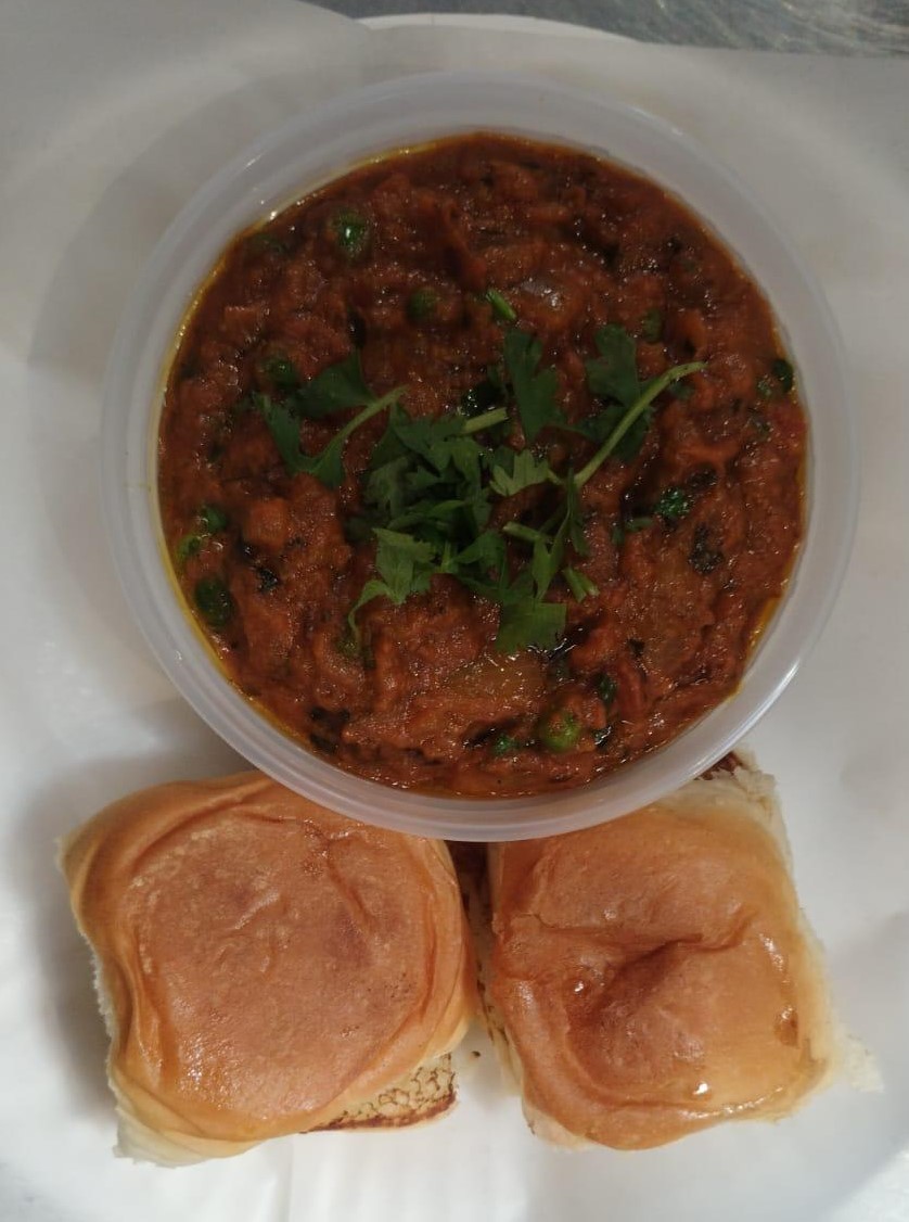 FlavoursIndiaUS's tweet image. Our weekend specials, 16-18 August 2024:

Pani Puri $5.99
Dahi Puri $5.99
Vada Pav $6.99
Pav Bhaji $6.99
Cold Masala Tea $3.99

Flavours of India
458 SE 185th Ave, #110
Portland, OR 97233

Phone:  503-840-9260

 #GreshamOR #indianfood #panipuri #vadapav #pavbhaji