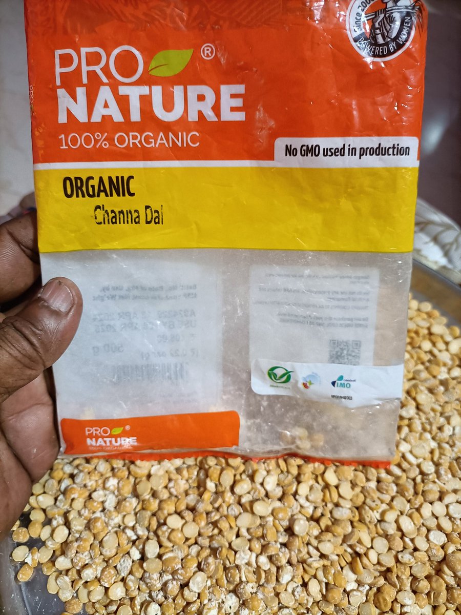 Rameshgovindh17's tweet image. Shocked by the quality of chickpeas I bought from @SMARTBazaarIn Discolored, shriveled, and infested with insects. This is unacceptable
I am writing to express my extreme dissatisfaction with the quality. Requesting for a refund.
#Dmart #qualityissue #unsafetoeat #consumerrights