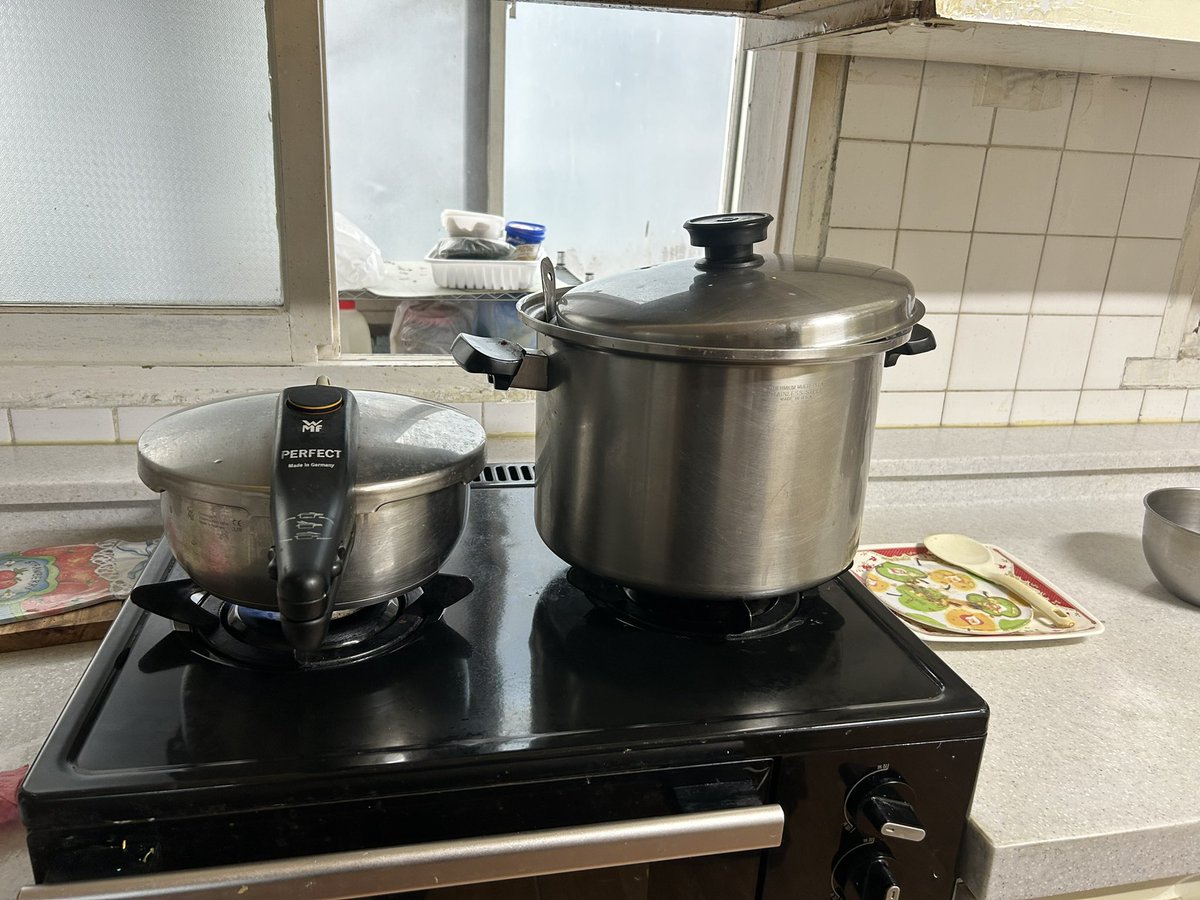 한국가서 살을 빼겠다고 결심했는데
한국 집에서 나를 기다리던 건 10kg의 갈비찜.