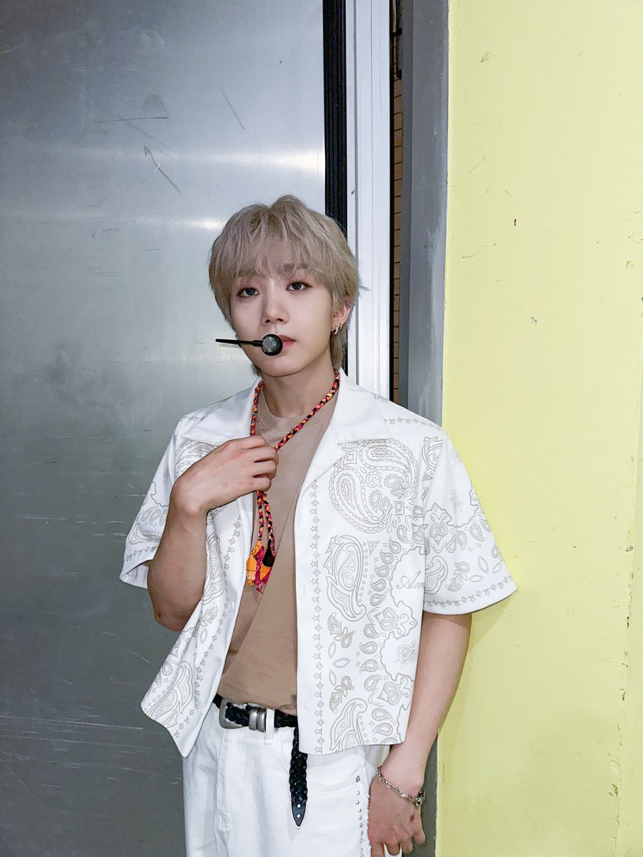 TRENDZ_OFFCL's tweet photo. [#하빛]

내가 다 때려치우고 갈게🩶

#FROM_TRENDZ #TO_FRIENDZ #TRENDZ #트렌드지 #하토선 #보고싶다고 #한마디만해 https://t.co/tODM2innig