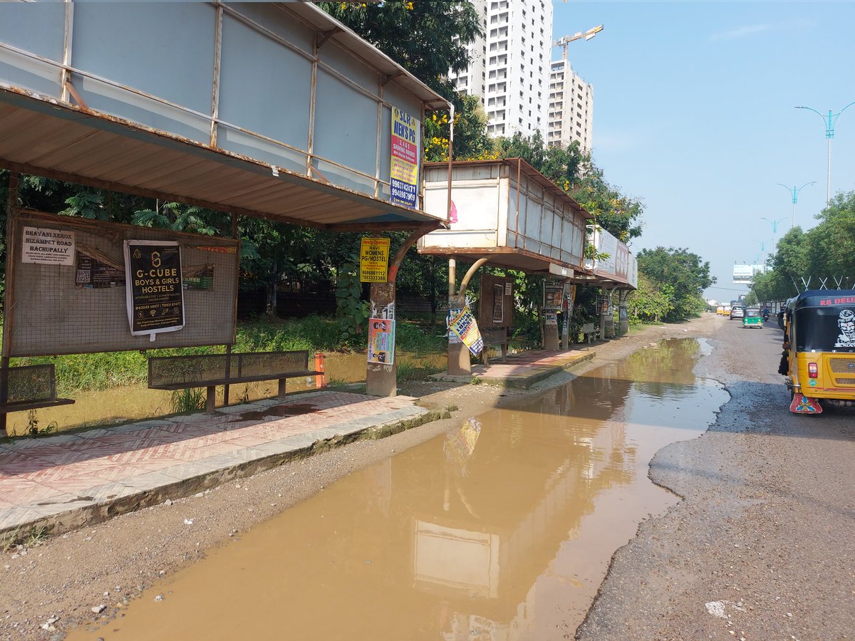 AnandKumarSR6's tweet photo. Another day, another broken road in #Bachupally. Potholes everywhere, making our daily commute a nightmare. It's frustrating to see how little is being done by our government. When will they take road safety seriously? We need action, not excuses. #FixOurRoads #AccountabilityNow https://t.co/gyLFbyp0YW
