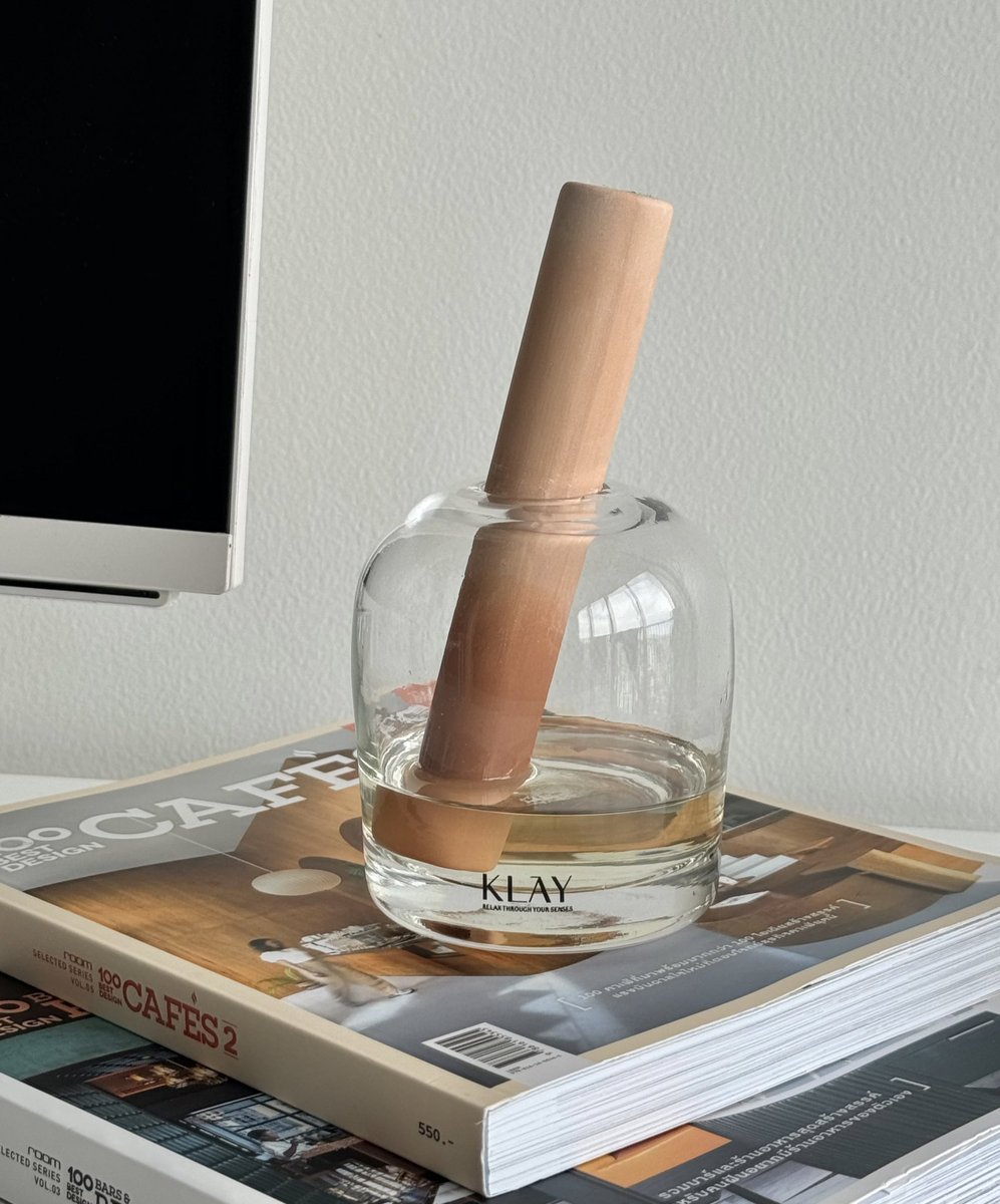 sfkkfs_'s tweet image. สวยมากกก + ห้องหอมมากกก 2in1 เหมือนมีผลงานศิลปะชิ้นหนึ่งวางอยู่ในห้อง แท่งกระจายกลิ่นจากชุมชนแม่โจ้ จ.เชียงใหม่ กลิ่นหอมฟุ้งกระจายดีทั่วห้อง ใดๆดีไซน์โคตรสวยยยยยยย