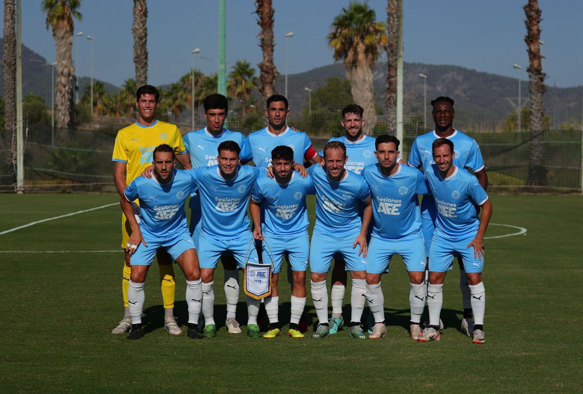 💥COMIENZA EL PARTIDO💥

⚔️ Selección #AFEFútbol 🆚 <a href="/Atzeneta_UE/">Atzeneta UE</a> 

🔴🎥 afefutbol.com/Partido-Selecc…

13. Álex Quesada
3. <a href="/feliperch6/">Felipe Chacartegui</a> 
4. Diego Almendáriz
6. <a href="/valiente_6/">Valiente</a> 
11. <a href="/7_inigo/">iñigo ibargoien</a> 
17. Fofana
18. <a href="/_antonio1999/">Antonio Fernández</a> 
24. <a href="/SantiMoar/">Santi Moar</a> 
28. Álex Benítez 
29. <a href="/julio_jd10/">Julio Delgado</a> 
30. <a href="/91nietodani/">Dani Nieto</a>