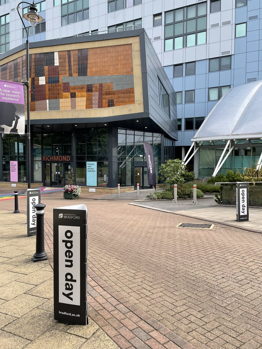 UniofBradford's tweet image. Welcome to everyone attending our Clearing open day! It’s a great opportunity to take a look around campus and speak to our staff and students 🙌 #TeamBradford #Clearing