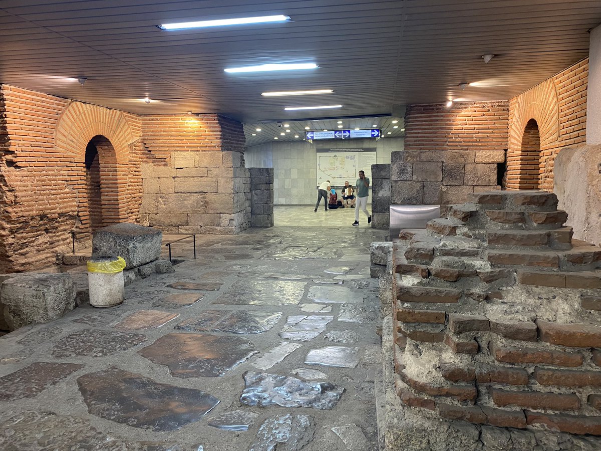 LukeFoddy's tweet photo. When you enter a subway to cross a road and end up in an #archaeology gallery 

Well played, #Sofia 👏Well played 

#Bulgaria #history https://t.co/nj8TqXPpvh