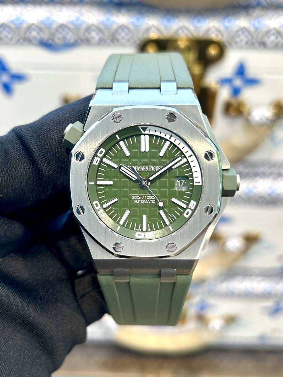 _Glint_'s tweet photo. AUDEMARS PIGUET
ロイヤルオーク オフショア ダイバー
ブティック限定モデル
15710ST.OO.A077CA.01
15710ST.OO.A052CA.01
#15710ST
#AUDEMARSPIGUET
#ROYALOAKOFFSHOREDIVER
#OFFSHOREDIVER
#オーデマピゲ
#ロイヤルオーク
#ロイヤルオークオフショアダイバー
#オフショアダイバー https://t.co/UiaSDWdAJP